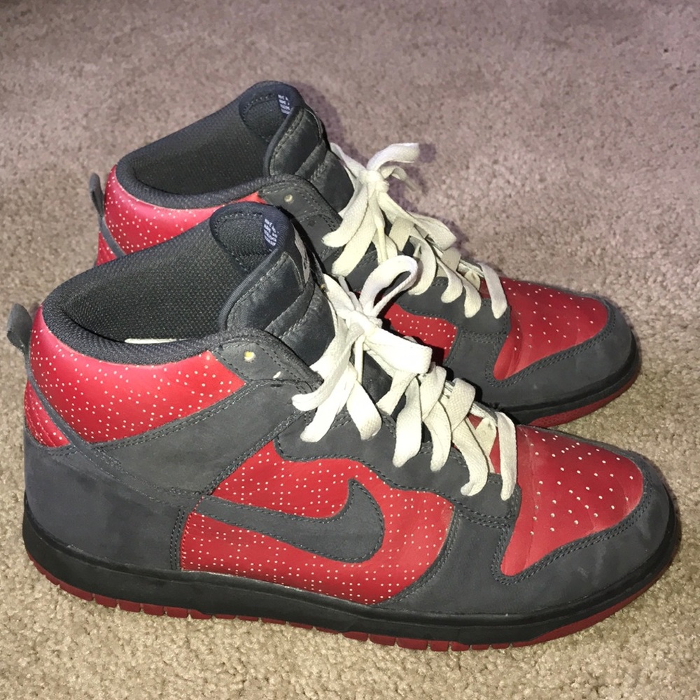 Nike dunks sz 9.5